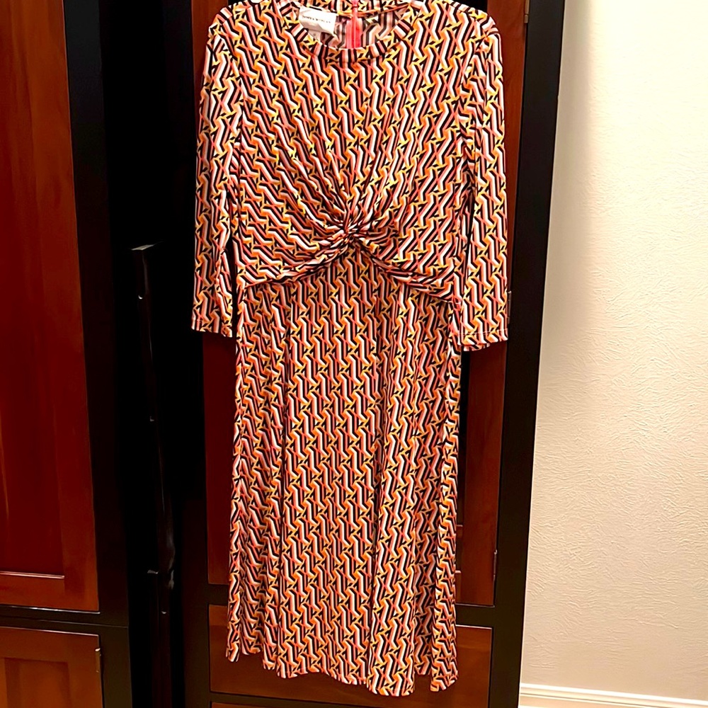 Donna Morgan dress, size 10 in beautiful fall colors, abstract pattern.